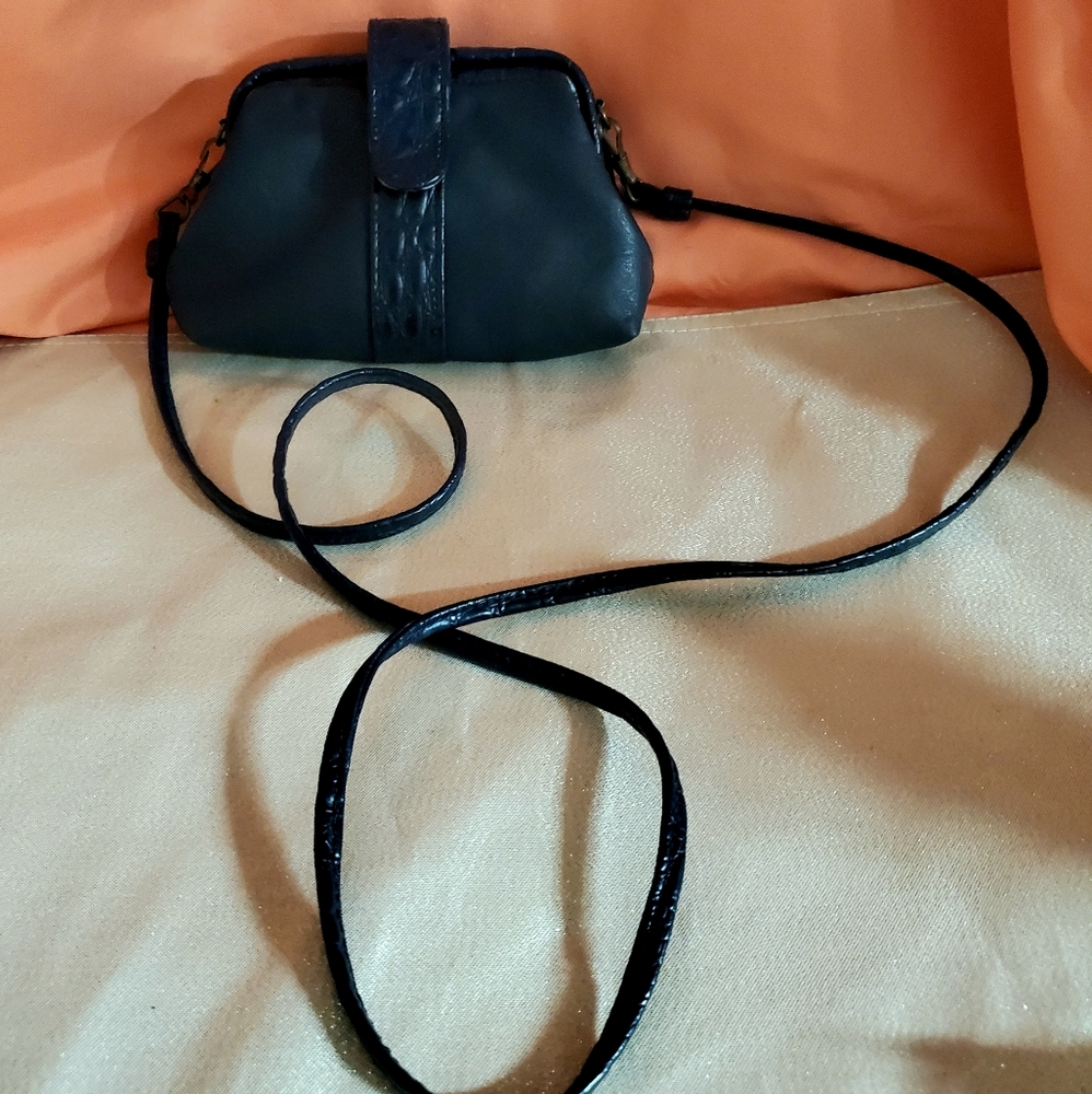 Vintage Kuang Huei Small Hinged Unique Purse
